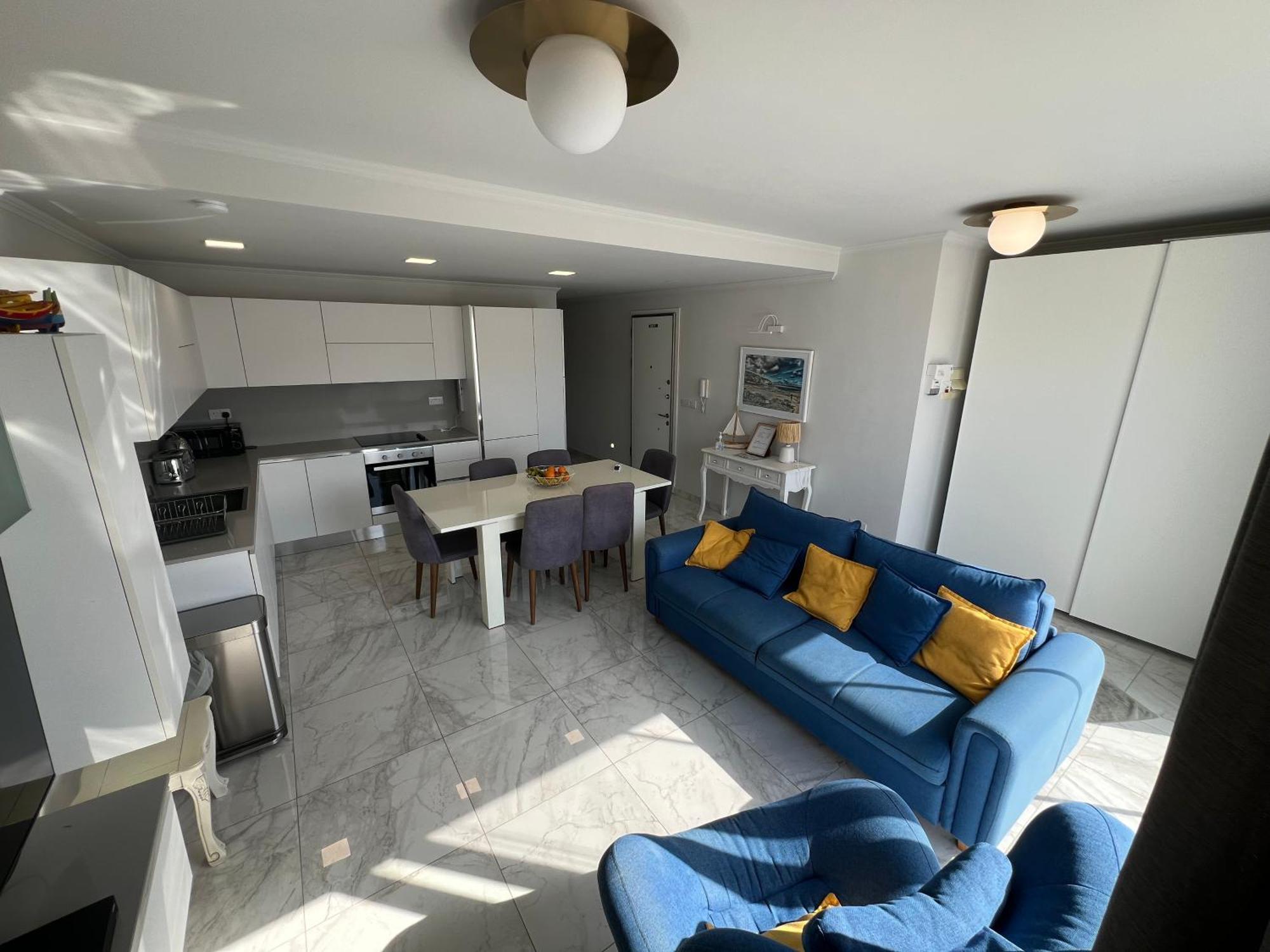Alka Luxury Penthouse Unit 11 Apartment *